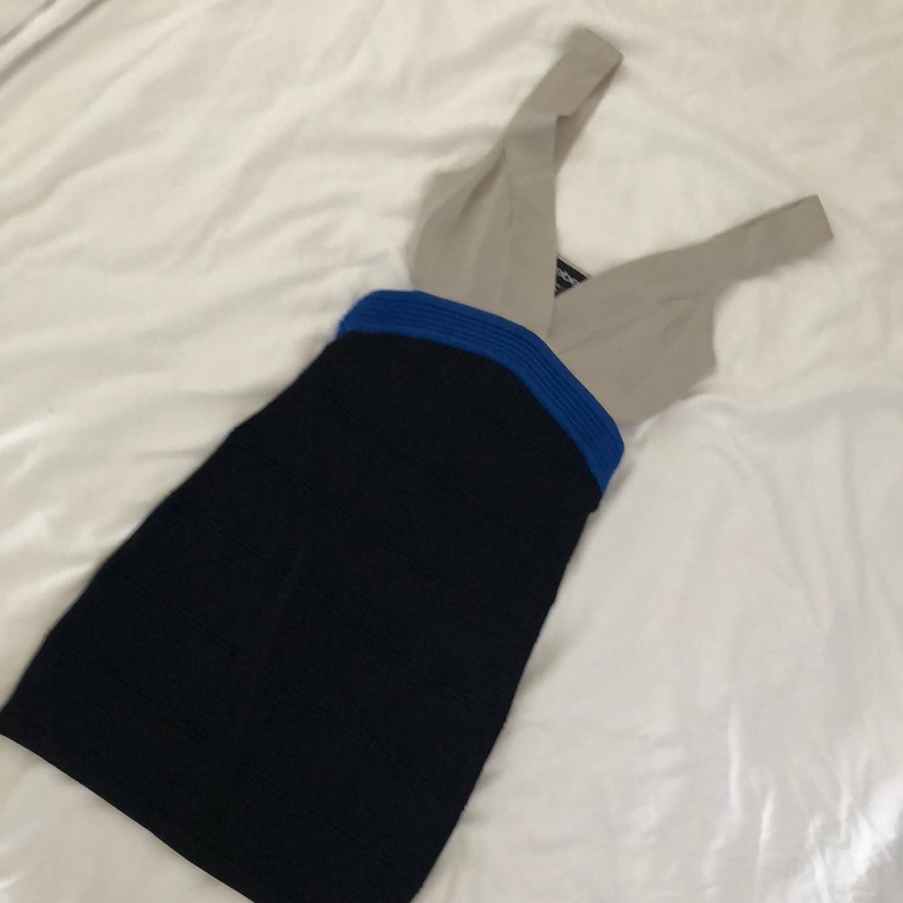 Bebe contrast dress with cutouts